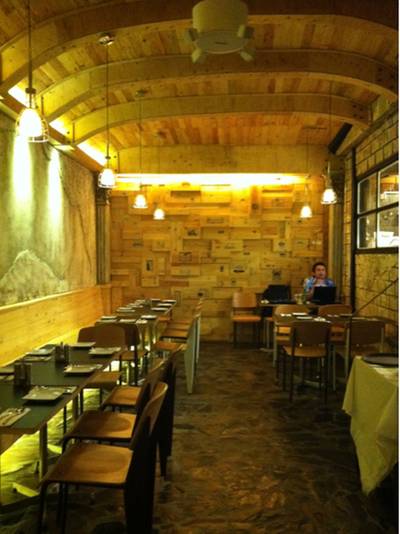 ร้านอาหาร Tell me wine