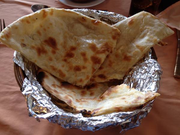 Cheese nan แป้งนานใส่ชีส  ที่ ร้านอาหาร Thousand Spices Indian Restaurant