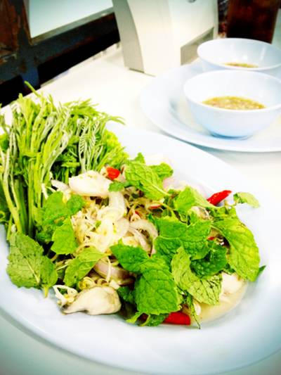 ร้านอาหาร ทะเลเผาบางอ้อ