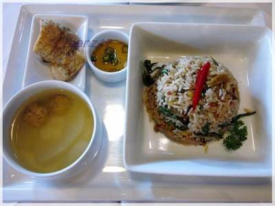 ร้านอาหาร Greyhound Cafe Avenue รัชโยธิน
