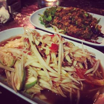อร่อยทุกอย่าง  ทีเด็ดต้อง  จิ้มจุ่ม :) ที่ ร้านอาหาร ร้านน้อยลาบเป็ด