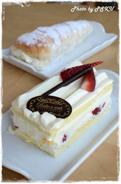 Strawberry Short Cake 95 บาท ที่ ร้านอาหาร Bake a wish สุขสวัสดิ์ 19