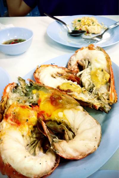 ร้านอาหาร ทะเลเผาบางอ้อ