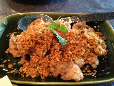 หมูทอดกระเทียม ที่ ร้านอาหาร นารา ทองหล่อ หมูทอดกระเทียม ที่ ร้านอาหาร นารา ทองหล่อ