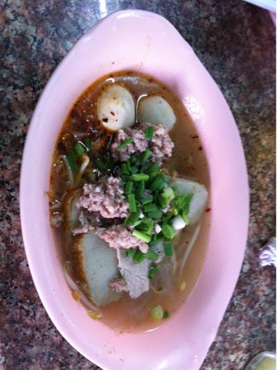ร้านอาหาร รุ่งเรือง ก๋วยเตี๋ยวหมู