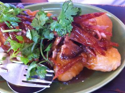 ปาท่องโก๋ทรงเครื่องหมู ที่ ร้านอาหาร ปาท่องโก๋