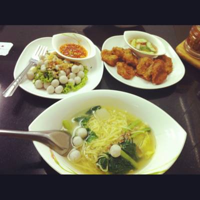 ร้านอาหาร ก๋วยเตี๋ยว โกเนี้ยว