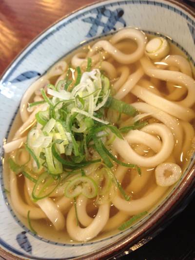 kake udon ที่ ร้านอาหาร Yokoi Udon