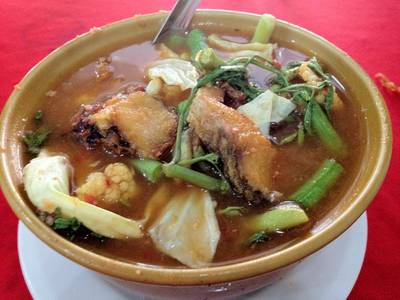 แกงส้มผักรวม+ปลาช่อนทอด ที่ ร้านอาหาร ศรแดง ตลิ่งชัน