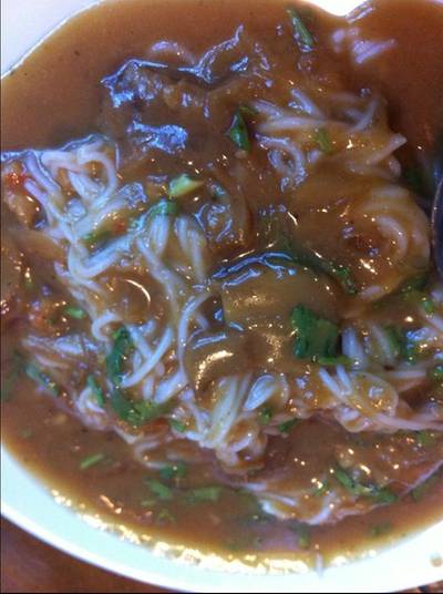 ขนมจีนน้ำพริก ที่ ร้านอาหาร ขนมจีนบ้านผู้การ