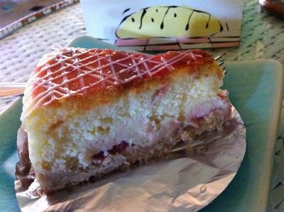 Strawberry Cheesecake [65฿] ที่ ร้านอาหาร Mai bakery in garden