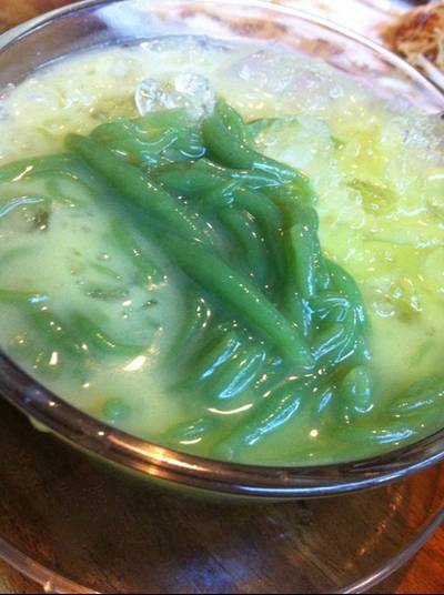 ลอดช่องโบราณ ที่ ร้านอาหาร ขนมจีนบ้านผู้การ