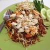 ผัดไททะเลเนื้อปู รสชาดจัดจ้าน ที่ ร้านอาหาร ร้านเจ๊ณี หอยทอด ผัดไท