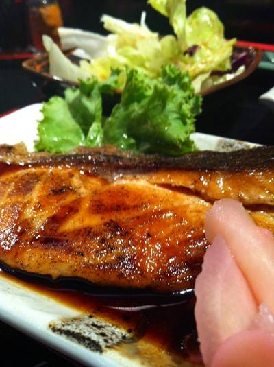 ปลาแซลมอนย่าง ที่ ร้านอาหาร Japan X Paragon