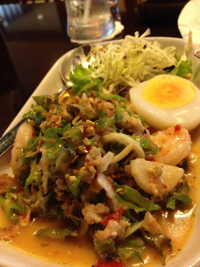 ร้านอาหาร พันโคม
