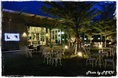 ร้านอาหาร The Village Garden Restaurant