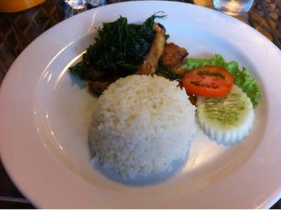 ร้านอาหาร ท่าพระจันทร์