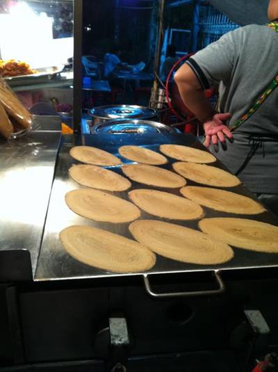 ร้านอาหาร ขนมเบื้องหวานผึ้งน้อย