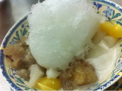 แปะก๊วยมะพร้าวเผือก ที่ ร้านอาหาร เช็งซิมอี๊ น้ำแข็งไส