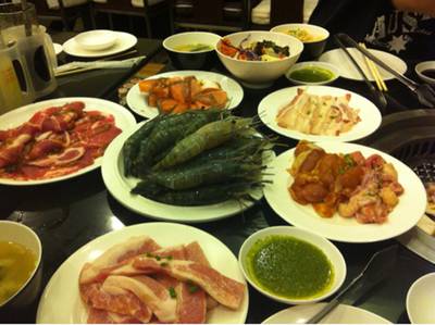 ไดจัง ไจแอนท์ ที่ ร้านอาหาร Daichan Giants ยากินิกึ ไดจัง