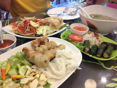 ร้านอาหาร แอมเฮือง