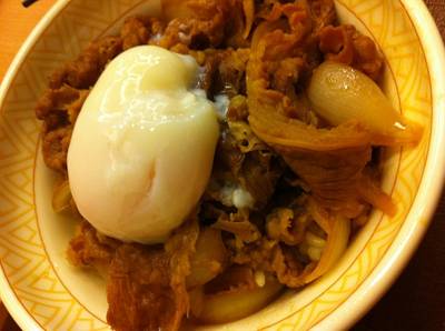 ข้าวหน้าเนื้อไข่ออนเซ็น ที่ ร้านอาหาร Sukiya (สุคิยะ) Asiatique