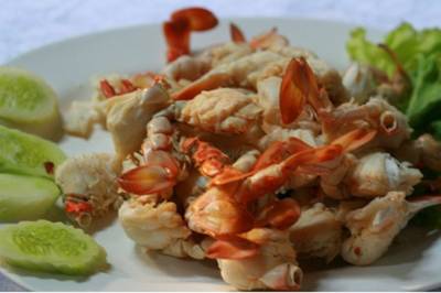 กรรเชียงปูนึ่ง ที่ ร้านอาหาร ร้านพิกุลโภชนา(ขลุง)