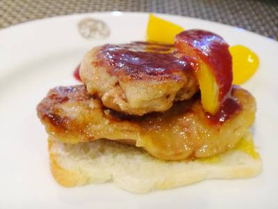 ฟัวกราส์ ที่ ร้านอาหาร The Rain Tree Cafe Plaza Athenee Hotel
