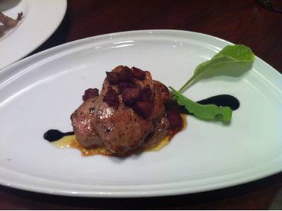 ร้านอาหาร Triple Two Restaurant & Bar