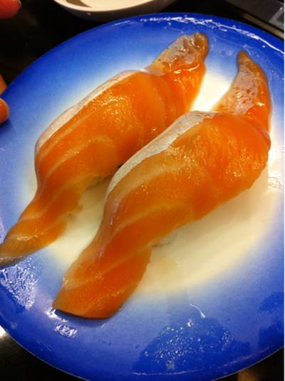 ปลาแซลมอน ที่ ร้านอาหาร Heiroku Sushi Central World