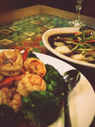 ร้านอาหาร ร้านอาหารไทย เพื่อนรัก