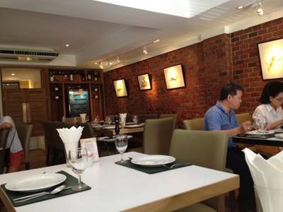 ร้านอาหาร ร้านลูกอิน