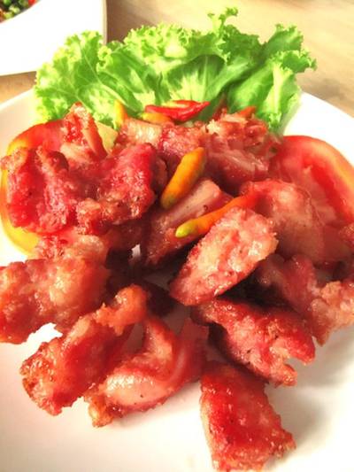 แหนมกระดูกหมู ที่ ร้านอาหาร ประตูสีฟ้า