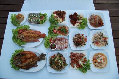 ร้านอาหาร ส้มตำไฮโซแซ่บ