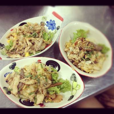 คั่วไก่!! ที่ ร้านอาหาร คั่วชามเปล
