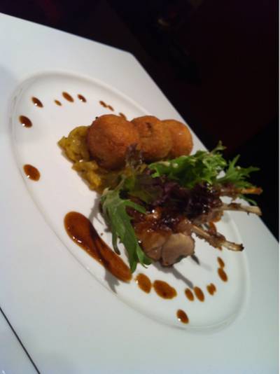 ร้านอาหาร Rib Room & Bar (RR & B)