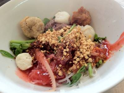 เล็กเย็นตาโฟต้มยำ ที่ ร้านอาหาร เม้ง โภชนา (ปิ่นเกล้า)