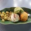 เครื่องเลือกได้สองอย่างนะครับ อย่าสั่งเกิน ที่ ร้านอาหาร ไอติมกะทิ ในตลาดหัวหิน