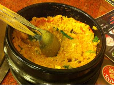 โตไก ยาคินิคุ ธนิยะพลาซ่า ที่ ร้านอาหาร โตไก ยาคินิคุ ธนิยะพลาซ่า
