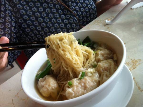 บะหมี่เกี๊ยวกุ้ง กับรสชาดสไตล์ฮ่องกง ที่ ร้านอาหาร Hongkong Kitchen Rain Hill