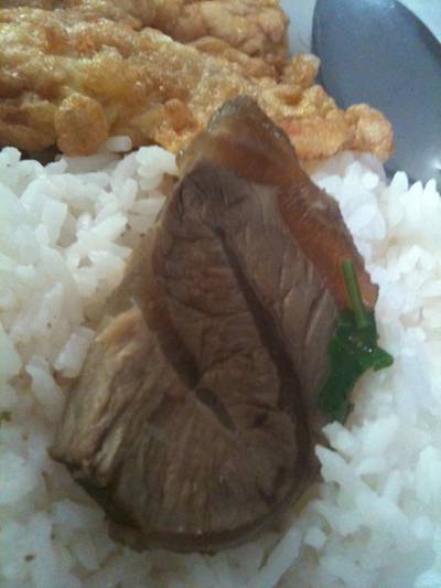 ร้านอาหาร เนื้อตุ๋น ไม่มีชื่อ