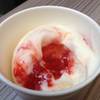 strawberry yogurt ice cream ที่ ร้านอาหาร whoop whoop homemade ice cream