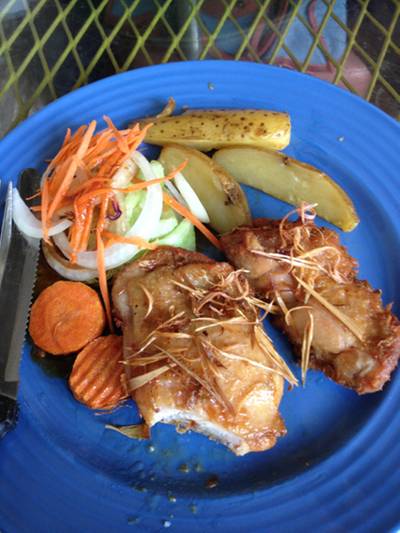 สเต๊กไก่ตะไคร้ อร่อยมากกก ที่ ร้านอาหาร ท่าพระจันทร์