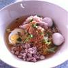 บะหมี่ต้มยำสุโขทัย หมูนุ่มมาก ที่ ร้านอาหาร สโรชา ก๋วยเตี๋ยวสุโขทัย