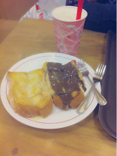 ร้านอาหาร มนต์นมสด มาบุญครอง