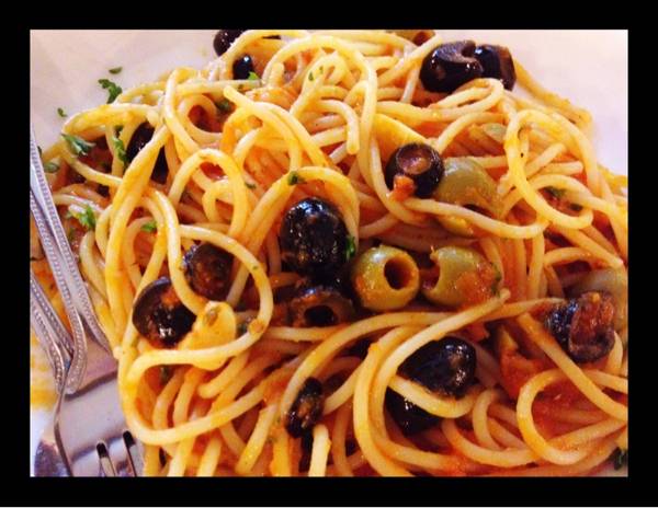 spaghetti pustanesca ที่ ร้านอาหาร La Villa หัวหิน