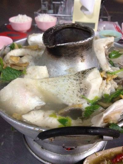 หัวปลาที่คาดหวัง ที่ ร้านอาหาร ตั้งเล่าหยี