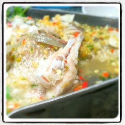 ตักเนื้อขึ้นมาให้ดูกันชัดๆอีกที ที่ ร้านอาหาร Hongmin ฮองมิน เซ็นทรัลปิ่นเกล้า