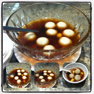 บัวลอยน้ำขิง เยอะเหมือนกัน บัวลอยอร่อย แต่น้ำขิงไม่ร้อน  ที่ ร้านอาหาร Hongmin ฮองมิน เซ็นทรัลปิ่นเกล้า