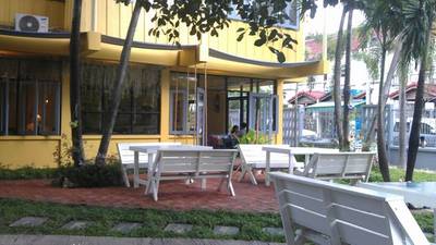 ร้านอาหาร Fly Me To The Moon (Chiangmai )